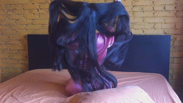 Super Thick Hair Play in Bed - Image 4