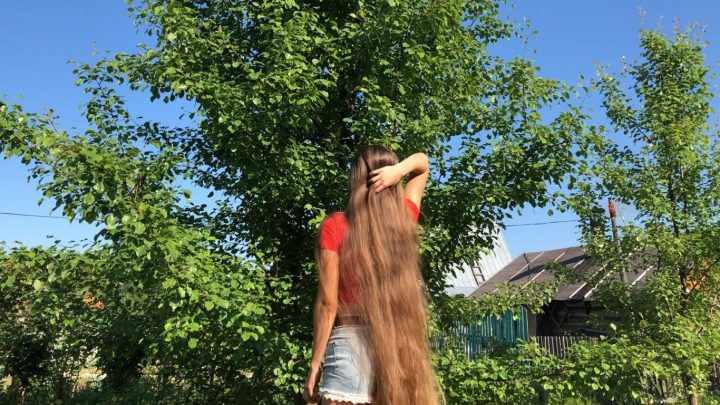 Hot Long Hair Brunette Vera's Sexy Hair Play Outside - Image 3