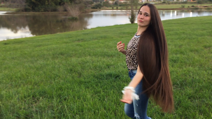 Pamela's Classic Length Hair Show in Beautiful Park - Image 4