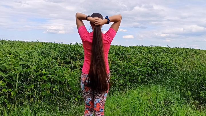 Silky Long Hair Walk in the Countryside (Doube Ponytails, Bun Drops, Combing) - Image 9